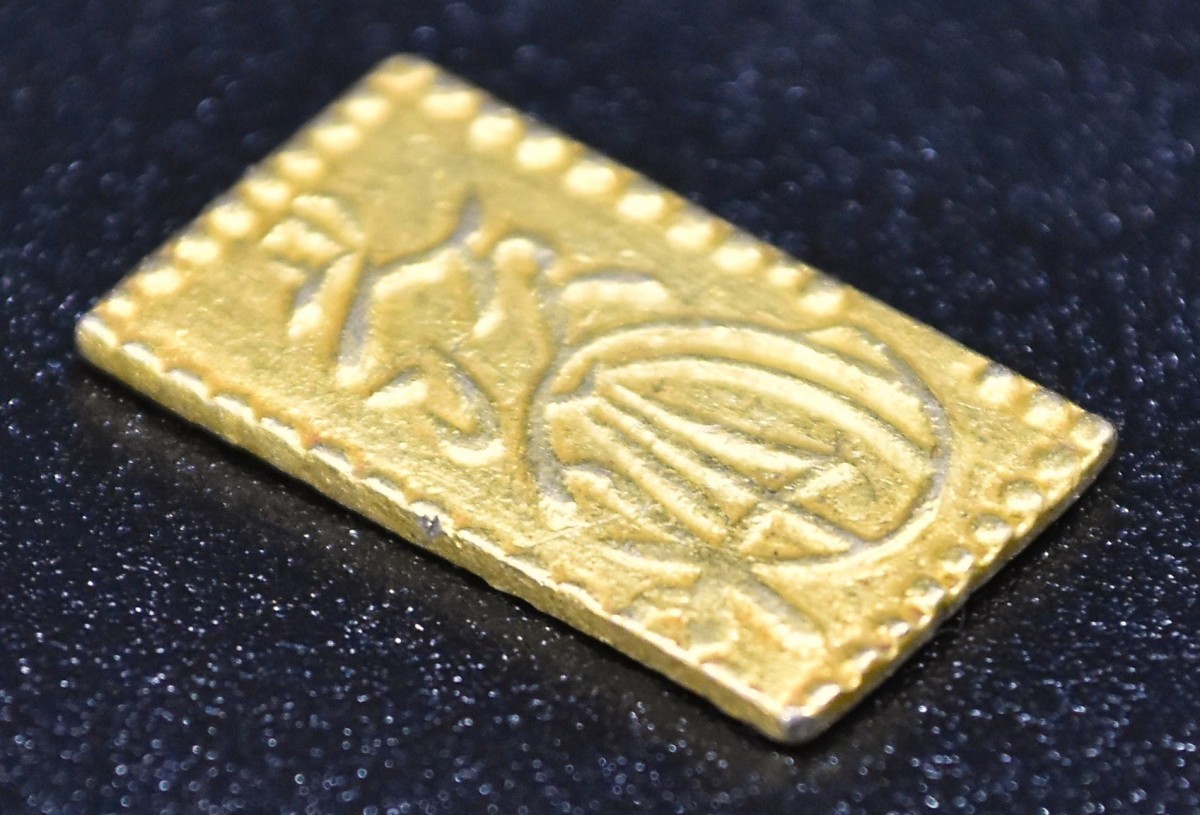 本物保証 古銭 明治二分判金 逆打 重量 2.97g 珍品 二分判金 二分金 金貨 判金 江戸 通貨 古金銀 貨幣 硬貨 日本 希少 RK-73G/521_画像5