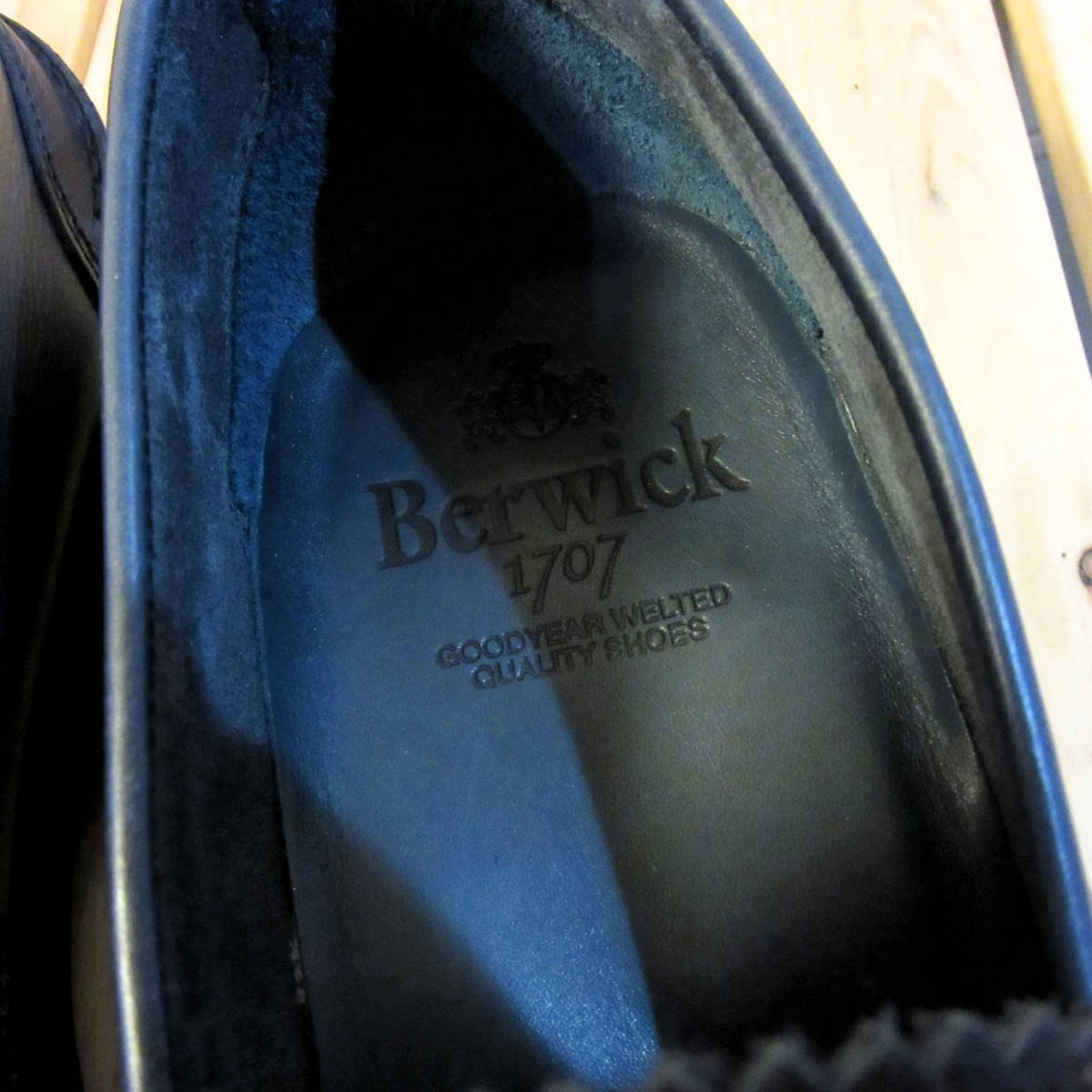 未使用に近い 美品 Berwick 1707 バーウィック コインローファー レザーシューズ 革靴 グッドイヤー モカシン ネイビー メンズ UK6 25cm 