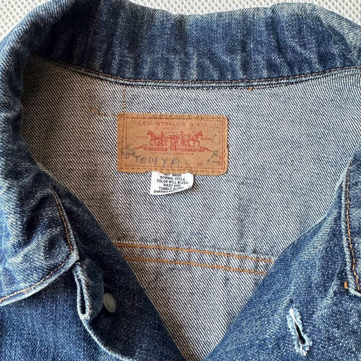 70's Levi's 70505 USA製 ビンテージ リーバイス Size 44 ケアタグ付き Small e 70年代 濃藍 インディゴ Gジャン_画像3