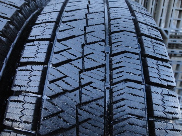 ●5715 ほぼ新品 ブリヂストン VRX2 205/70R15 4本 2017年製_画像5