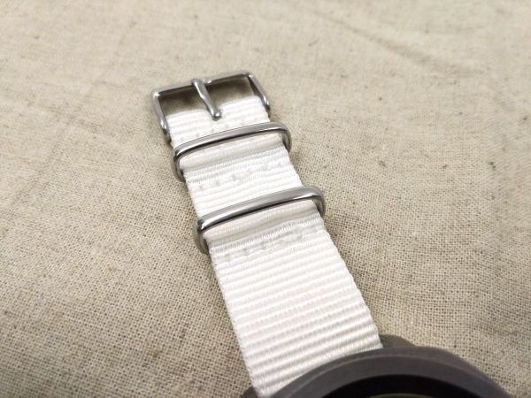ナイロン製ミリタリーストラップ natoタイプ 腕時計布ベルト ホワイト 18mmの画像4