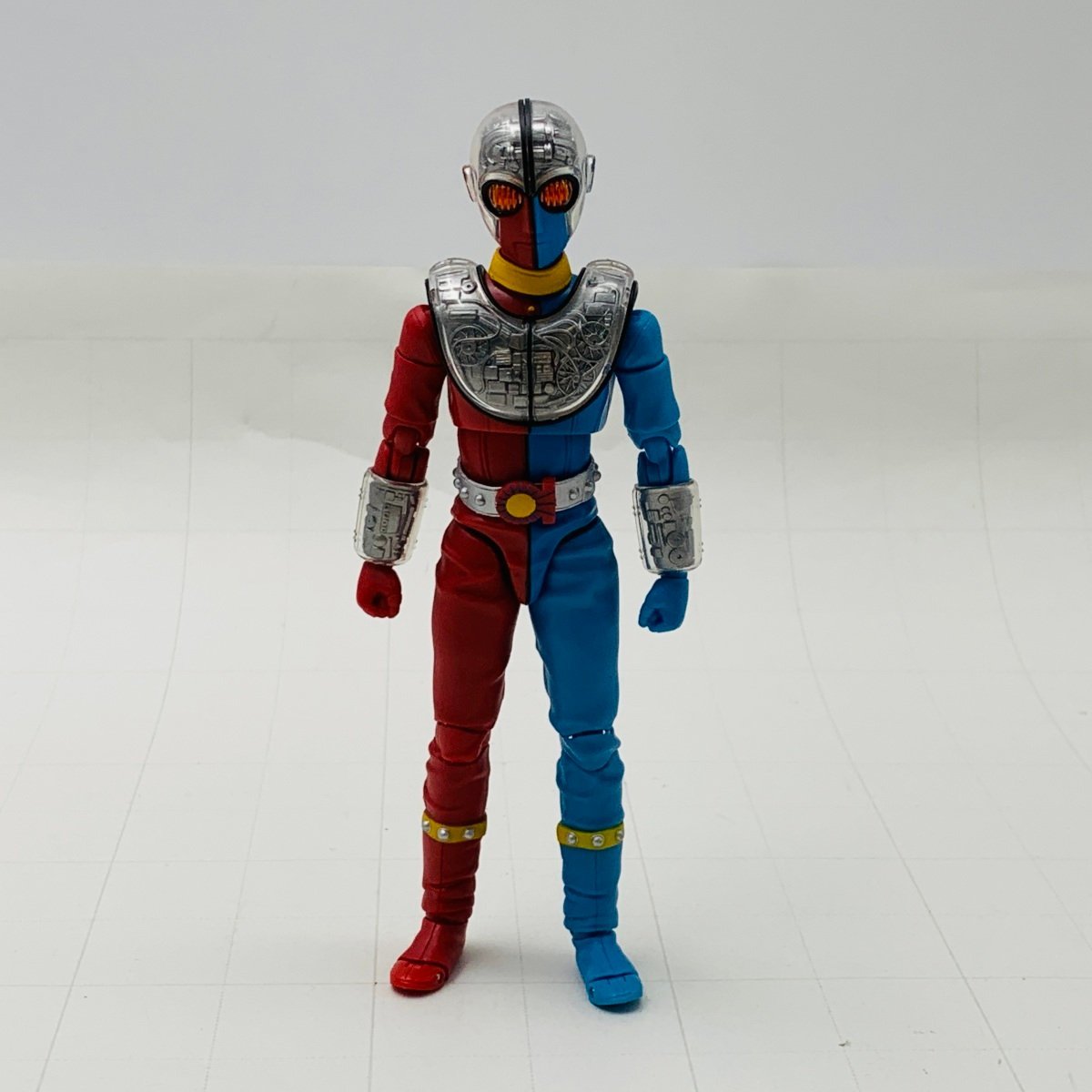 中古品 S.H.Figuarts フィギュアーツ キカイダー01_画像2