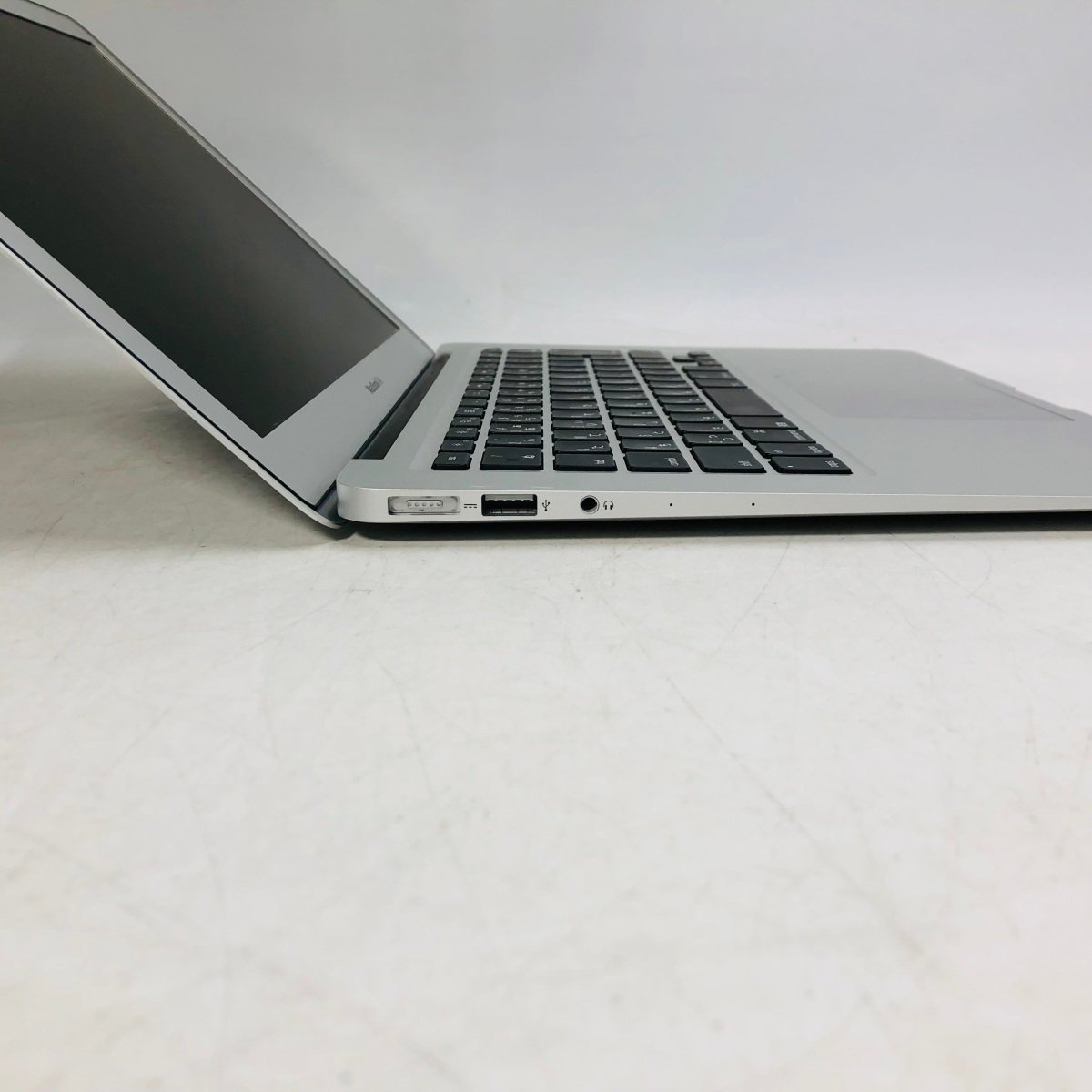 ジャンク MacBook Air 13インチ (Mid 2017) Core i5 1.8GHz/8GB/SSD 128GB MQD32J/A_画像4