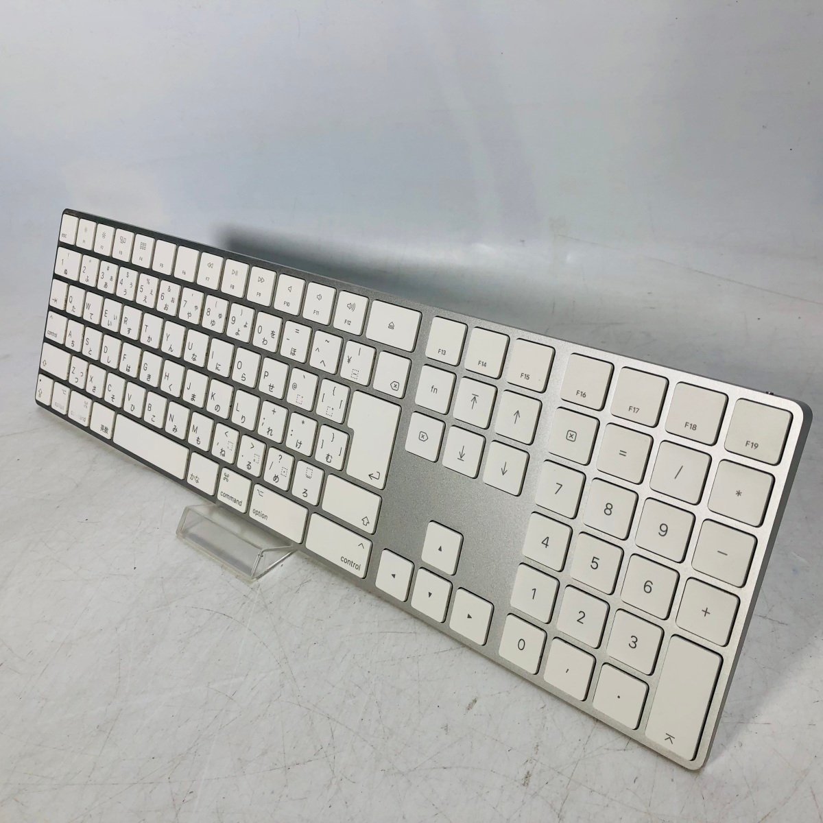 Apple Magic Keyboard シルバー JIS配列 テンキー付き MQ052J/A_画像1