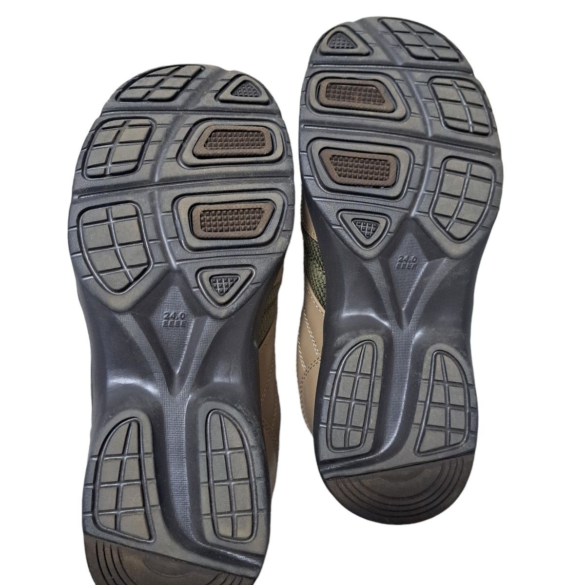 コンフォートウォーカー　紳士靴 カジュアル ウォーキング シューズ 幅広　スニーカー　24.0 モスグリーン　ユニセックス
