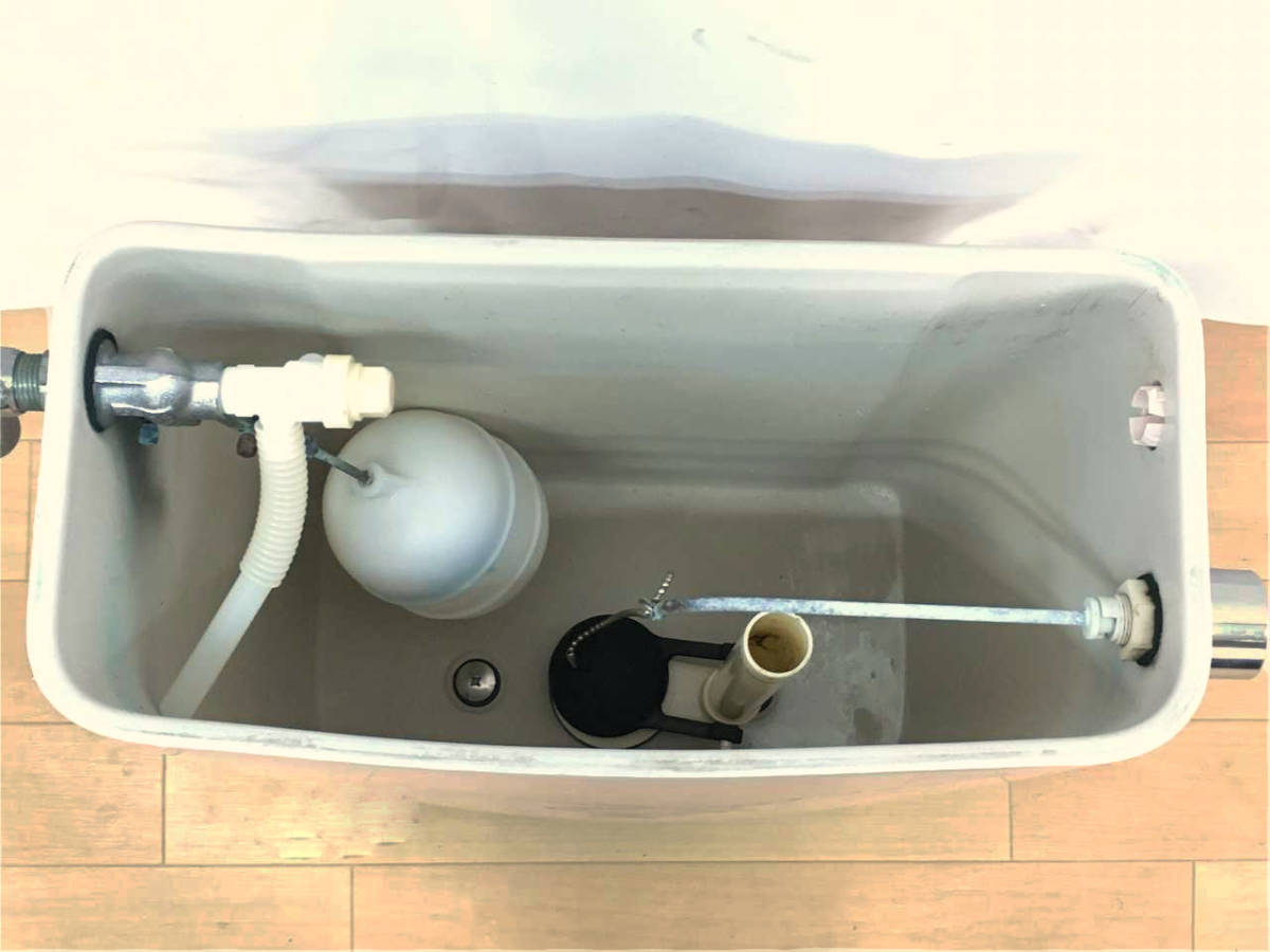 【美品】TOTO 洋式 トイレ便器 ロータンクと蓋のセット 「S517R」 #SR2(パステルピンク) 大阪市内 直接引き取り可 11の画像4
