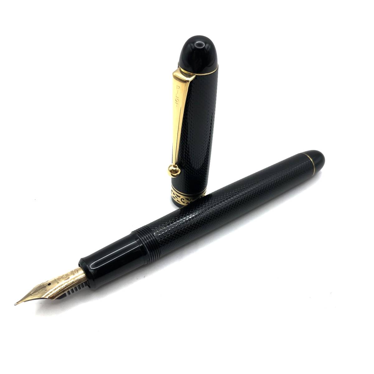 PILOT パイロット 万年筆 創立65周年記念 ペン先14K-585 M(中字) インクあり 箱・付属品あり ブラック×ゴールド_画像2