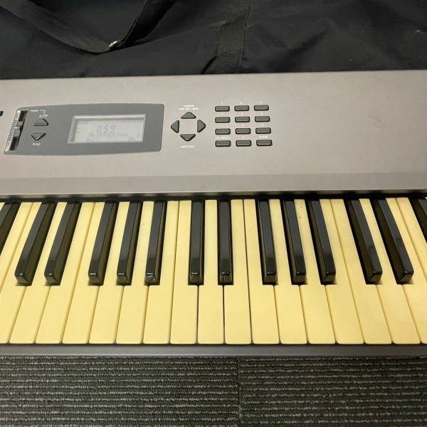 K445-K32-3299◆ KORG コルグ N264 電子ピアノ シンセサイザー キーボード ソフトケース付き 鍵盤楽器 ⑥_画像3