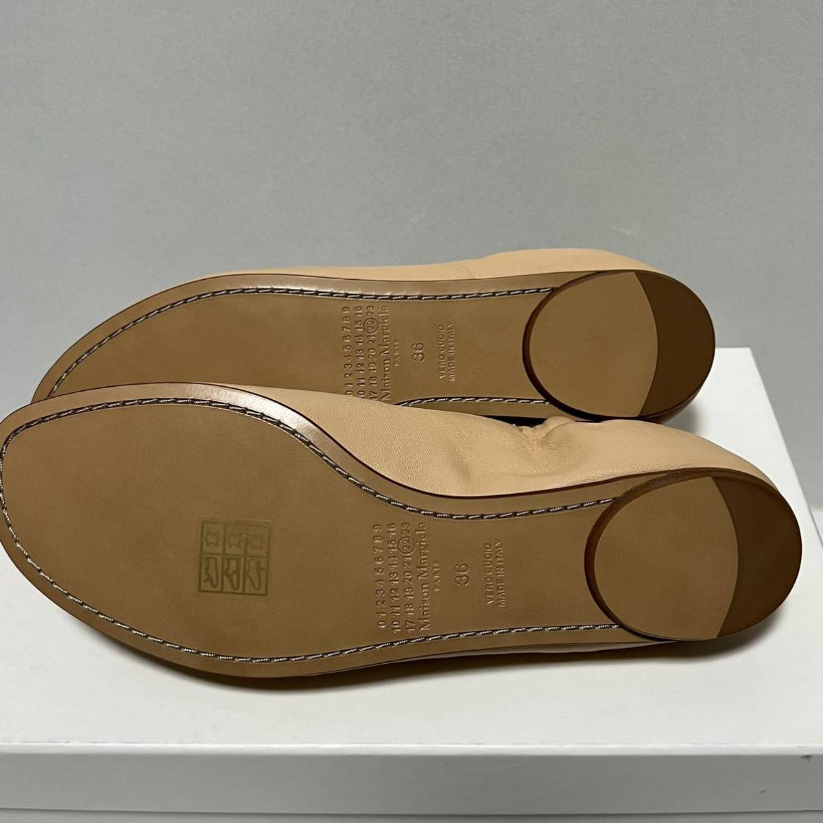 新品 MAISON MARGIELA メゾンマルジェラ 4ステッチ Kiki キキ 新品 MAISON MARGIELA メゾンマルジェラ 4ステッチ Kiki キキ