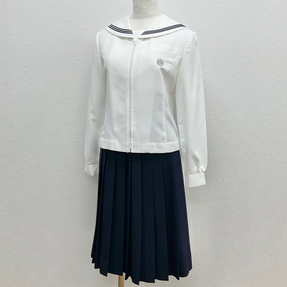 U342/S955(中古)北海道 札幌英藍高校 女子制服2点 /小さいサイズ U342/S955(中古)北海道 札幌英藍高校 女子制服2点 /小さいサイズ
