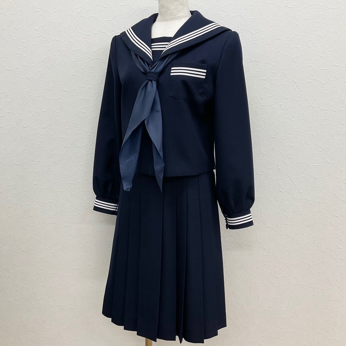 U287/T135(中古)栃木県 三島中学校 女子制服4点 /160A/W66 U287/T135(中古)栃木県 三島中学校 女子制服4点 /160A/W66
