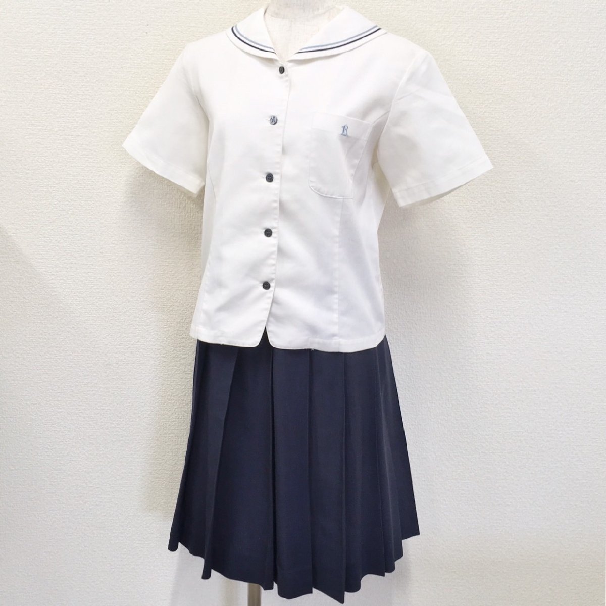 A170/A(中古)愛知県 愛知啓成高校 女子制服2点 /M/W69/丈56/ブラウス/夏スカート/VARSITYMATE/夏服/夏用/学生服/中学校/高校_画像1