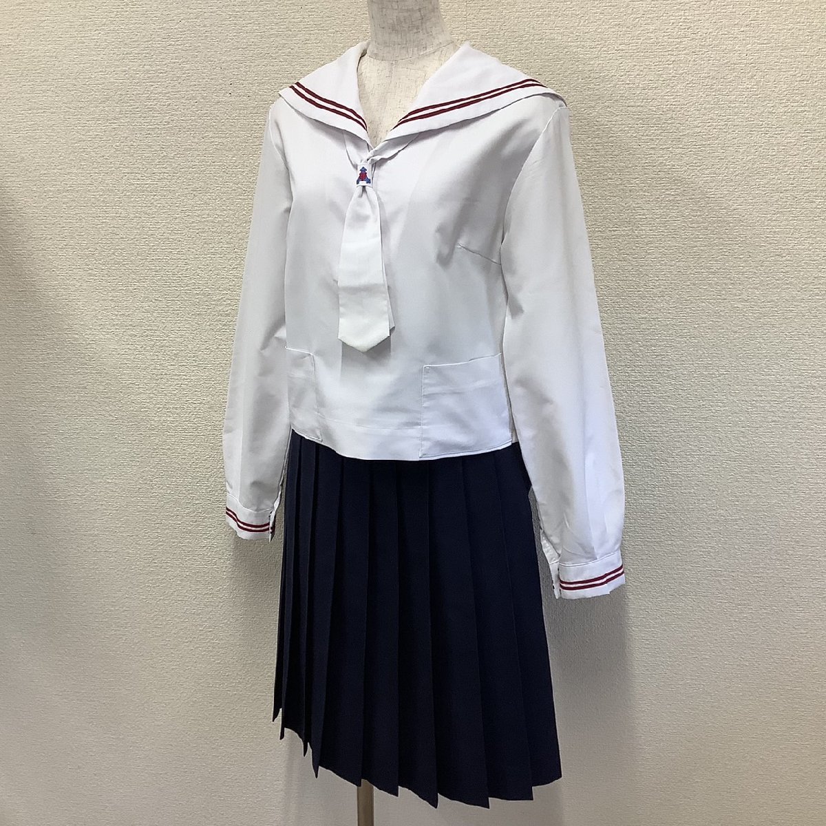 I289/Y(中古)山形県 蔵王第一中学校 女子制服3点 /170A/W72/丈60/セーラー/夏スカート/タイ/KANKO Fine Label/合服/夏服/赤2本/紺/学生服_画像1