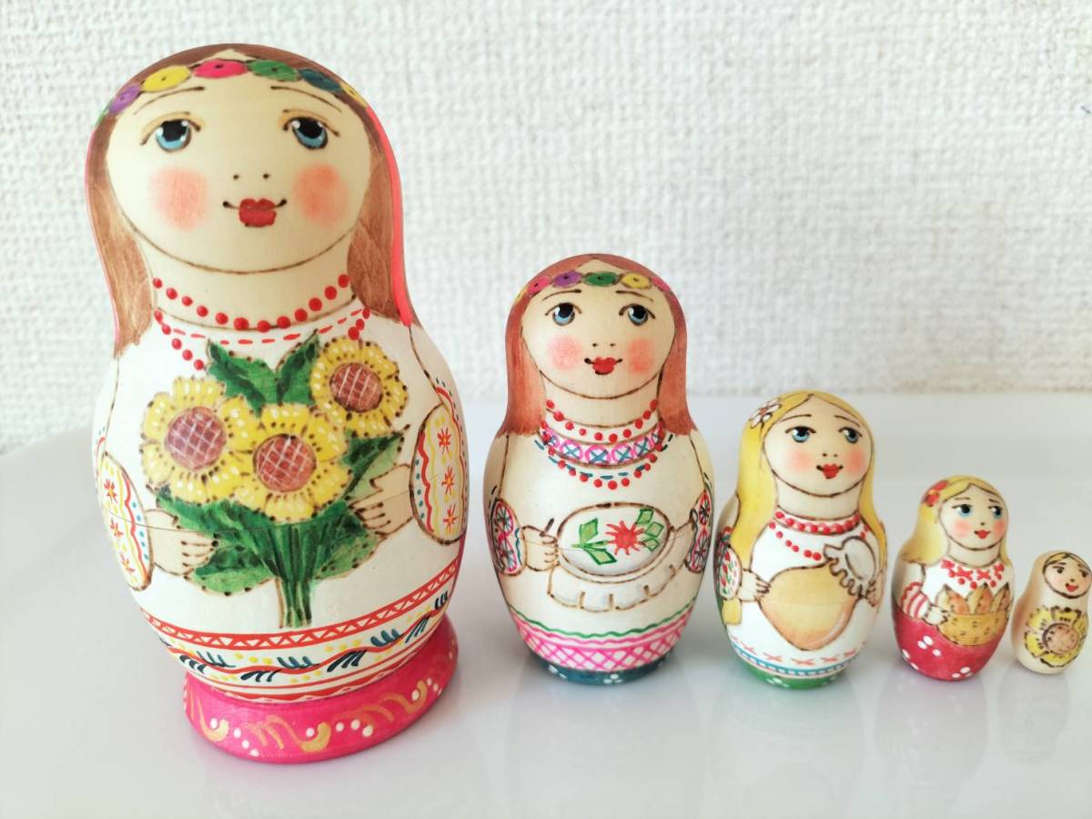 【LYH076】北欧ロシア雑貨 マトリョーシカ リューバ作 ウクライナの女の子たち_画像2