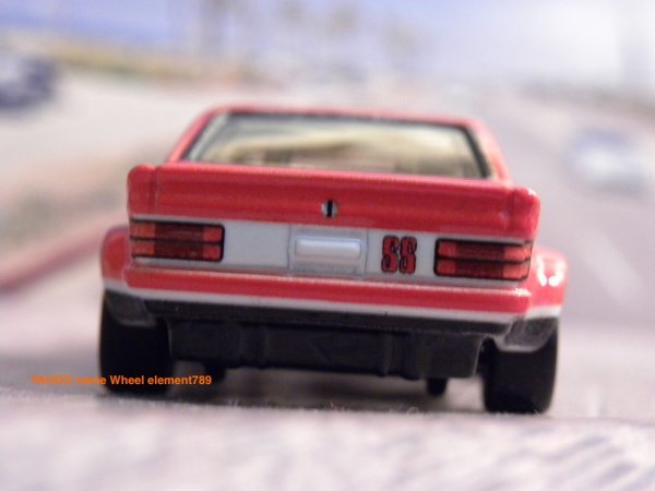 即決☆☆ルース'77 HOLDEN TORANA A9X ホールデン PREMIUM メタルシャーシ、リアルライダー ホットウィール Hot Wheels☆_画像6