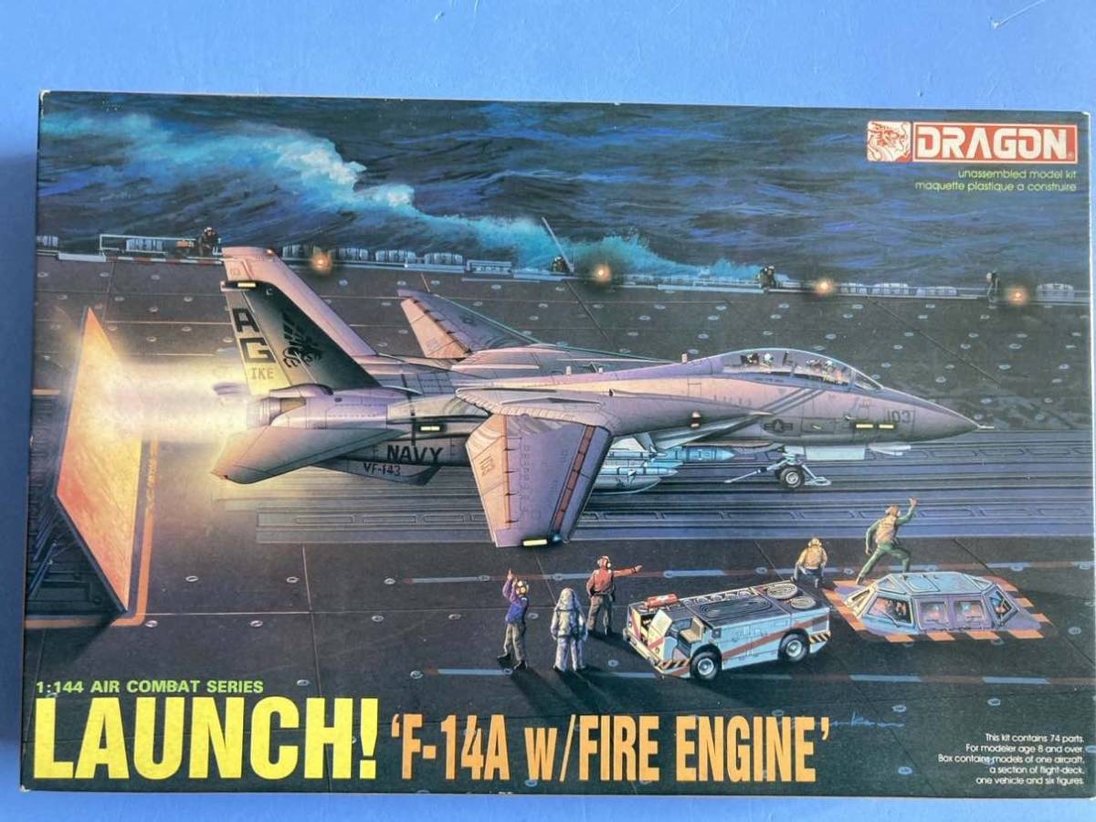 LAUNCH! F-14 トムキャット　空母甲板仕立て　 1/144 ドラゴン_画像1