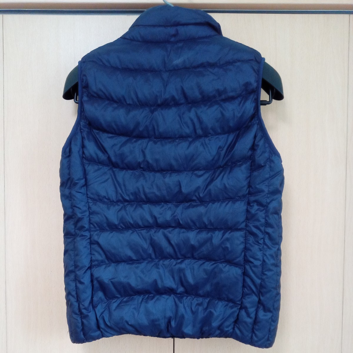  Uniqlo Ultra light down vest lady's M navy 