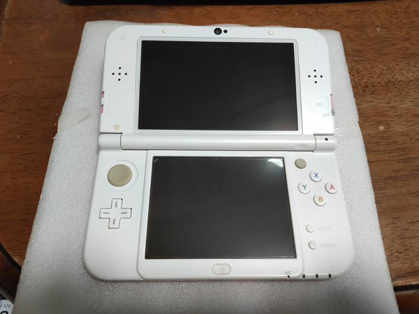 ●NEW ニンテンドー 3DS LL ピンク×ホワイト 本体 NINTENDO ピンク × ホワイト NEWニンテンドー3DS●_画像4