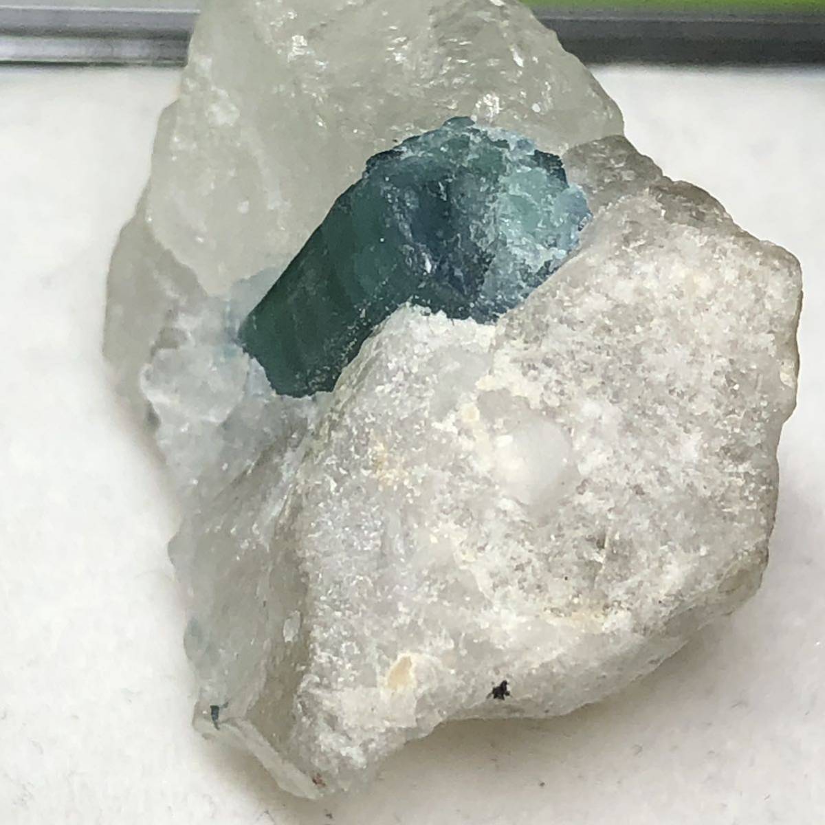 【鉱石】 天然 ブルー トルマリン 原石 23.40Ct アフガニスタン産 母岩付き 鉱物標本 天然石 パワーストーン パライバブルー_画像3