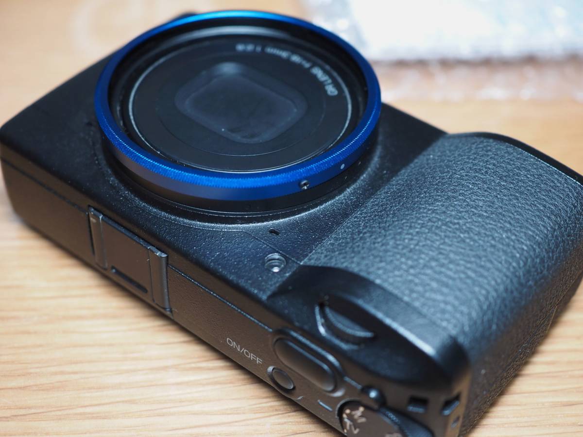 RICOH GR3（箱・バッテリー2個・限定青リング）GRⅢ　リコー　コンパクトデジタルカメラ コンデジ 中古_画像1