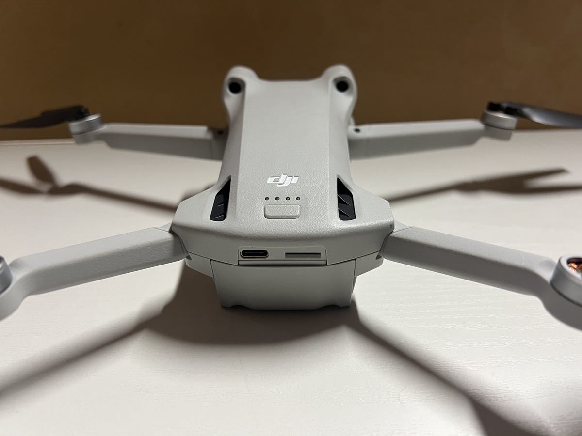 DJI MINI3 Pro 本体＋バッテリー1個＋プロペラガード＋プロペラ固定ホルダー＋プロペラ新品1セット_画像5