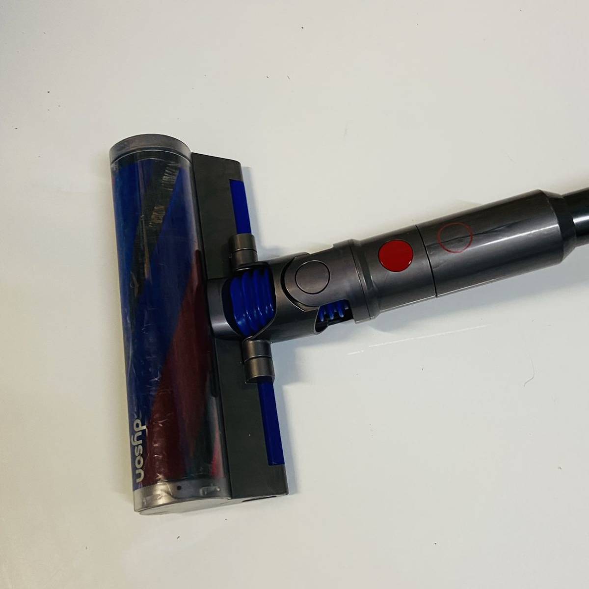 展示品 Dyson ダイソン Micro SV21 /ヘッド付き 489949コードレスクリーナー 掃除機 1.5kg ソフトローラーヘッド 動作確認済_画像3