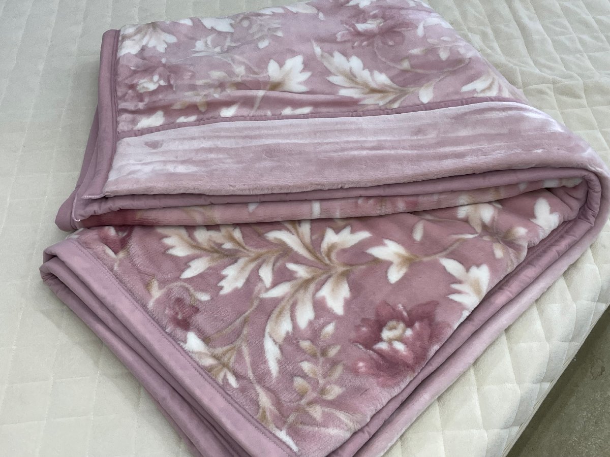 ロマンス小杉　日本製　高級素材アクリル１００％　高級２枚合せ毛布　訳あり　２,６kg　とても暖かい　シングル　ピンク_画像3