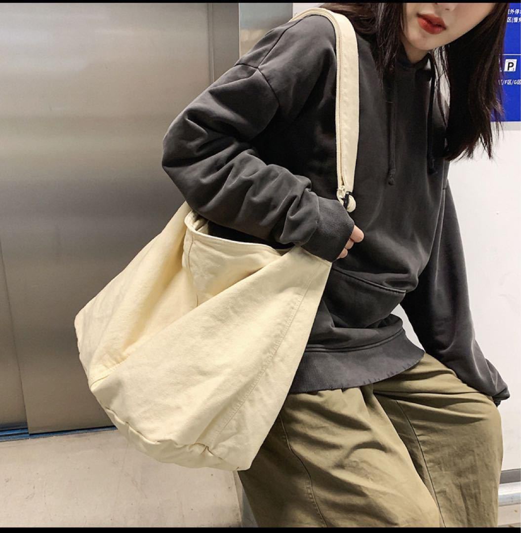 【新品】メッセンジャーバッグ A4 大容量 男女 兼用 アイボリー_画像10