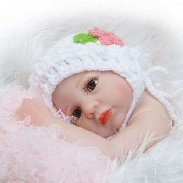  Reborn doll full silicon vinyl real baby doll Mini sa chair 25cm bathing possibility lovely baby doll white hand-knitted. . Western-style clothes popular 