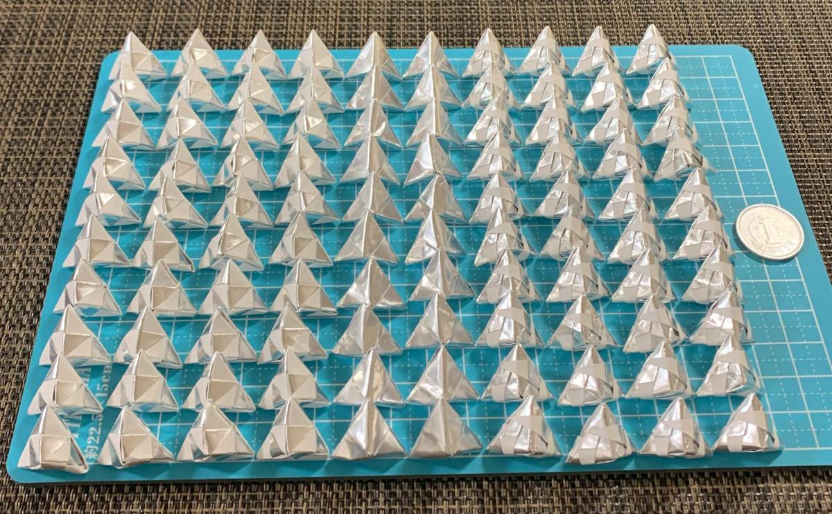 《折り紙 立体・三角錐(中)　100個 銀色①》_画像2