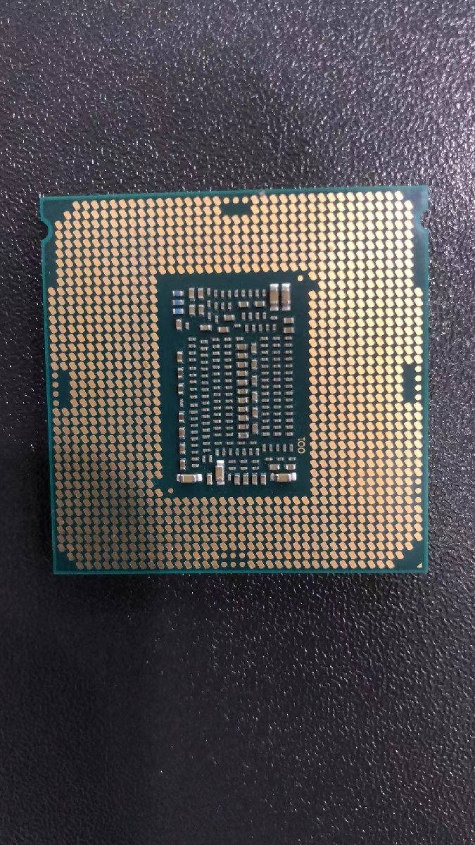 CPU インテル Intel Core I7-8700K プロセッサー 中古 動作未確認 ジャンク品 -8875_画像2