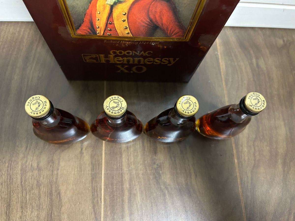 希少品 Hennessy ヘネシーXO ミニチュア ミニボトルセット金キャップ クリアボトル 未開封月末まで15980→13980