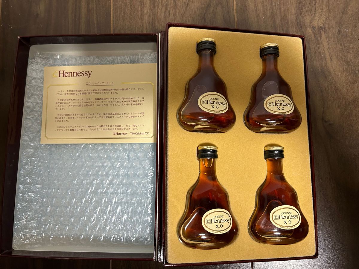 希少品 Hennessy ヘネシーXO ミニチュア ミニボトルセット金キャップ クリアボトル 未開封月末まで15980→13980