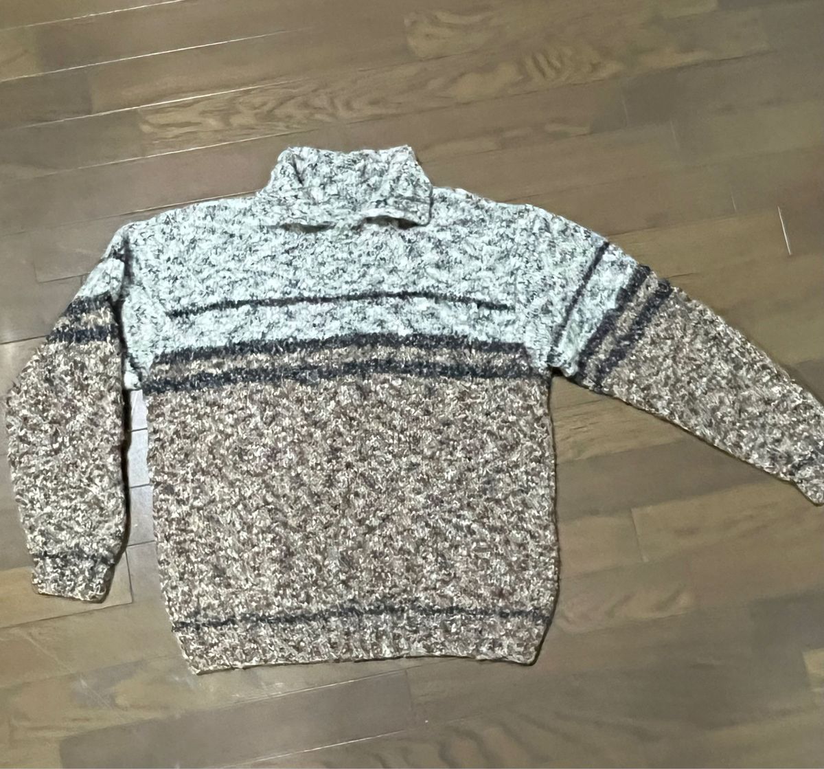手編みのセーター　セーター　ニット　長袖コメント無し即購入大歓迎　送料込み　匿名配送　美品　  