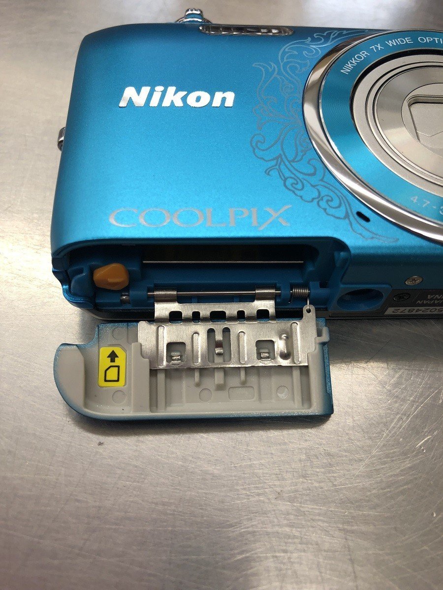送料無料 ジャンク 通電不可 Nikon ニコン COOLPIX S3500 デジタルカメラ 囗K巛■_画像4