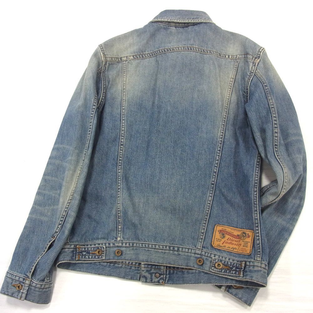 美品 定価4万円●DIESEL ディーゼル デニム ジャケット Gジャン トラッカー メンズ Mサイズ VINTAGE加工 クラッシュ 正規品 1円スタート_画像2