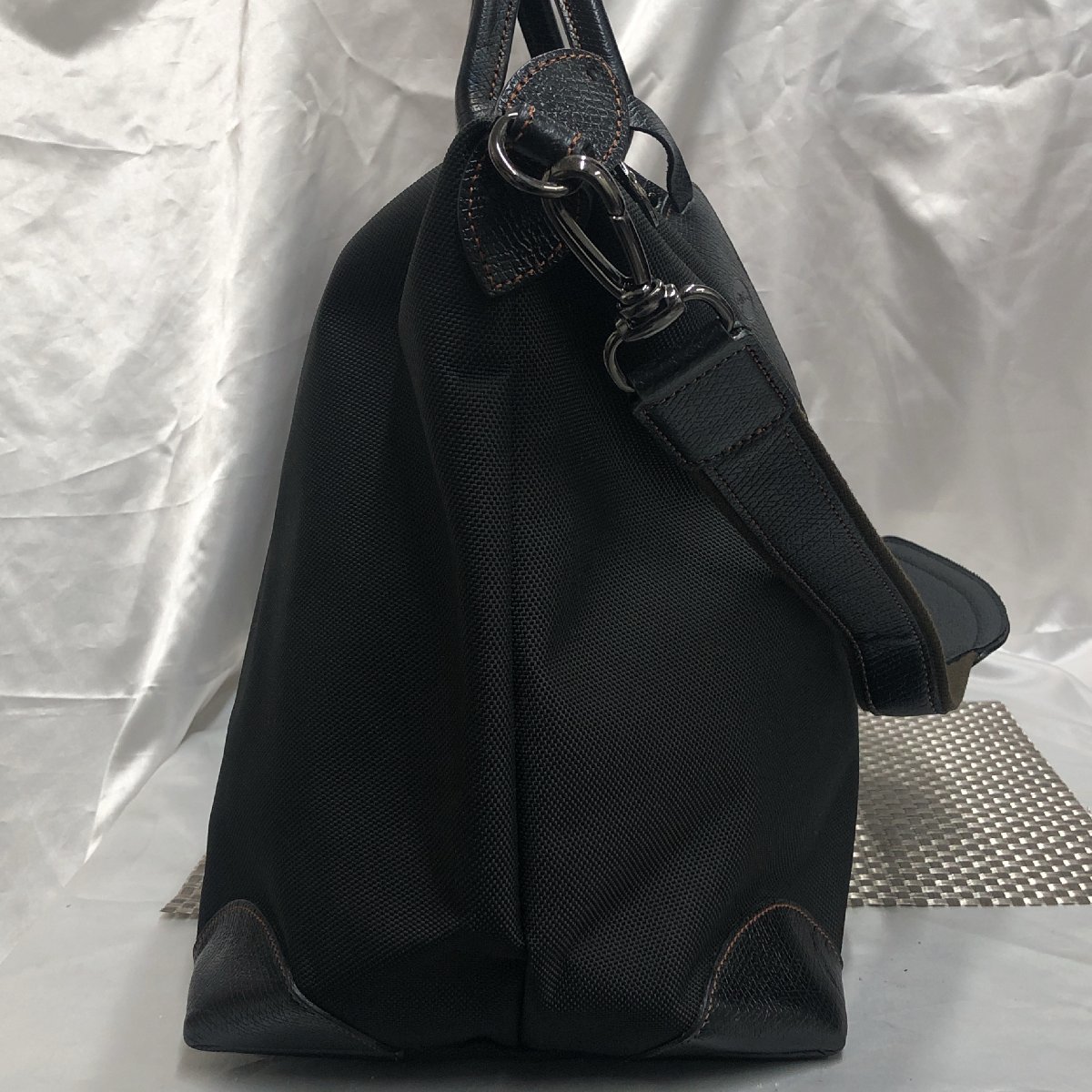 【状態良好/インボイス登録店/CH】LONGCHAMP ロンシャン 2WAY ボストンバッグ ブラック 旅行バッグ 鍵付き メンズ＆レディース　MZ1202/001_画像4