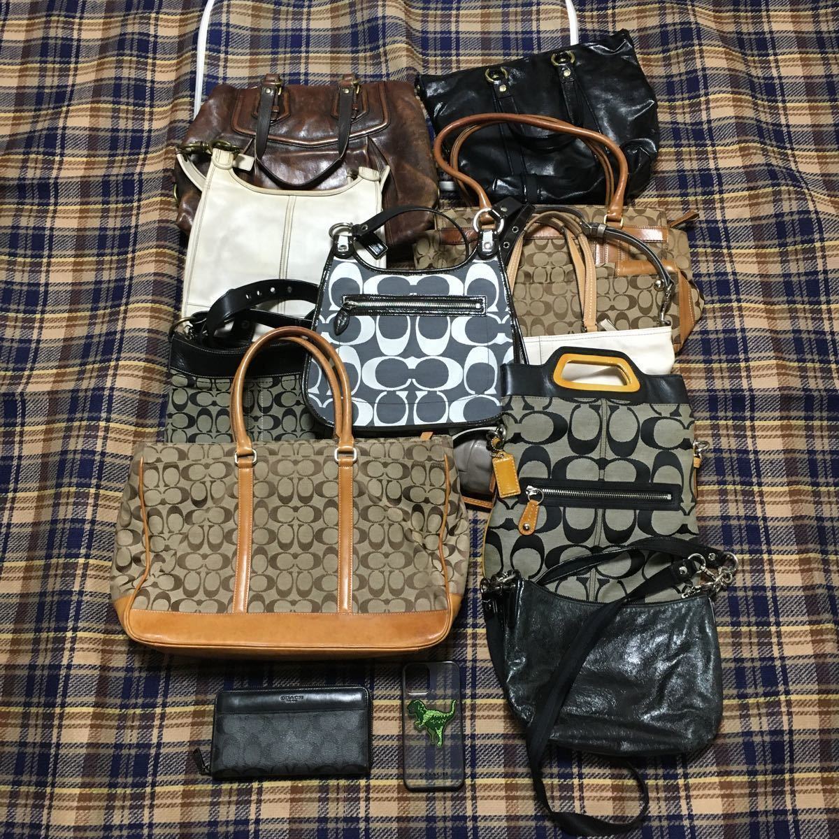 おまとめ 豪華 簡易清掃済 12点 COACH コーチ バッグ 財布 スマホケース シグネチャー キャンバス レザー _画像6