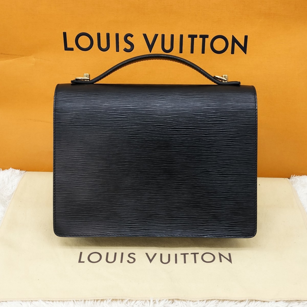 正規品 美品 LOUISVUITTON Louis Vuitton ルイヴィトン ヴィトン モンソー ハンドバッグ ショルダーバッグ エピ ライン ブラック 黒 M52122_画像2