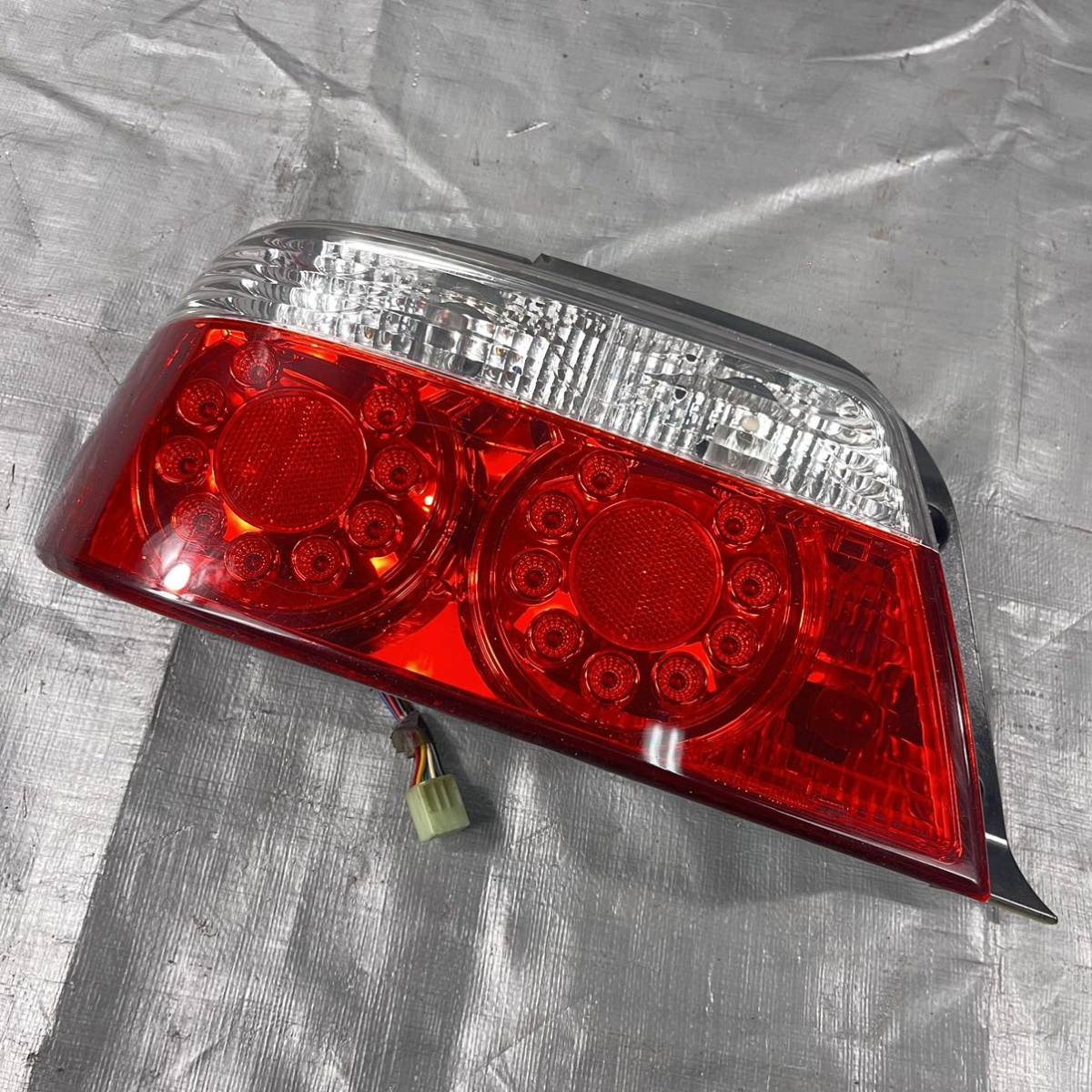 F4 美品★JZX100 チェイサー LEDテールランプ 左右セット SK1610-TCHR96 SK1611-TCHR96 テールレンズ テールライト ツアラー ドリ車_画像2