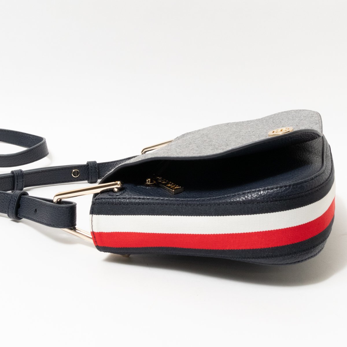 Tommy Hilfiger トミー ヒルフィガー ショルダーバッグ 斜め掛け ポシェット ネイビー 紺 グレー ポリウレタン 合成皮革 ホック開閉 婦人鞄_画像4