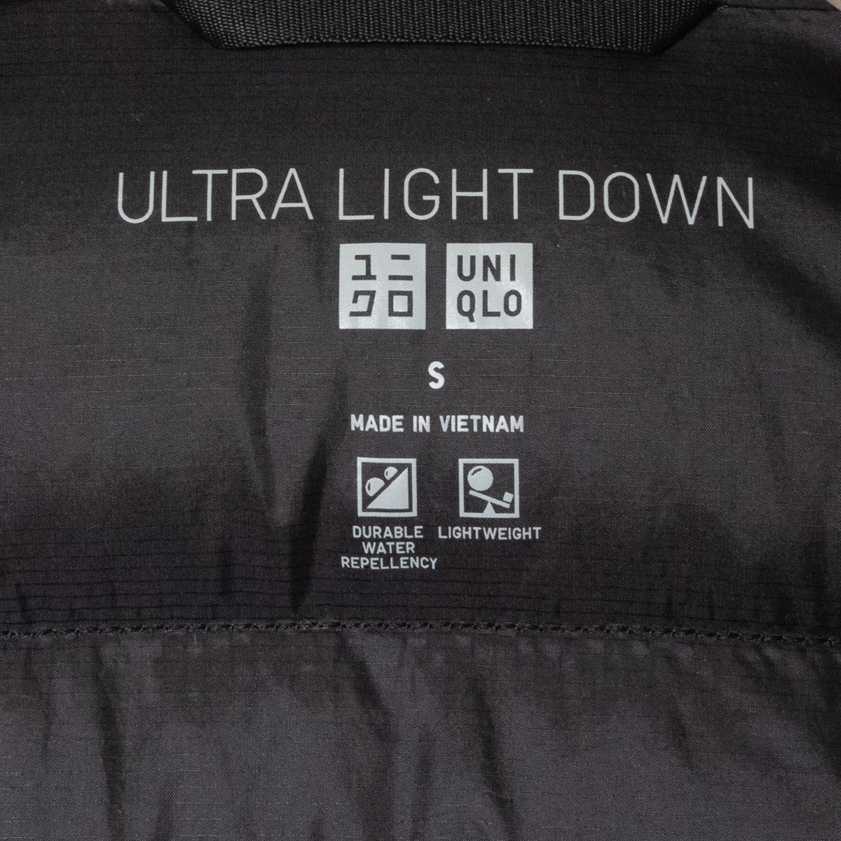 UNIQLO ユニクロ ULTRA LIGHT DOWN ウルトラライトダウン ブラック 黒 ベーシック ダウン フェザー ジップアップ 軽量 防寒 定番 秋冬 S_画像6