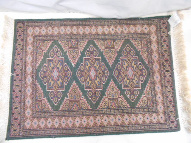 大雅堂4087　パキスタン製　絨毯マット　ハンドメイド　100％ウール　86㎝x61㎝　玄関マット　アンティーク　美品　越前蔵うぶだし_画像8