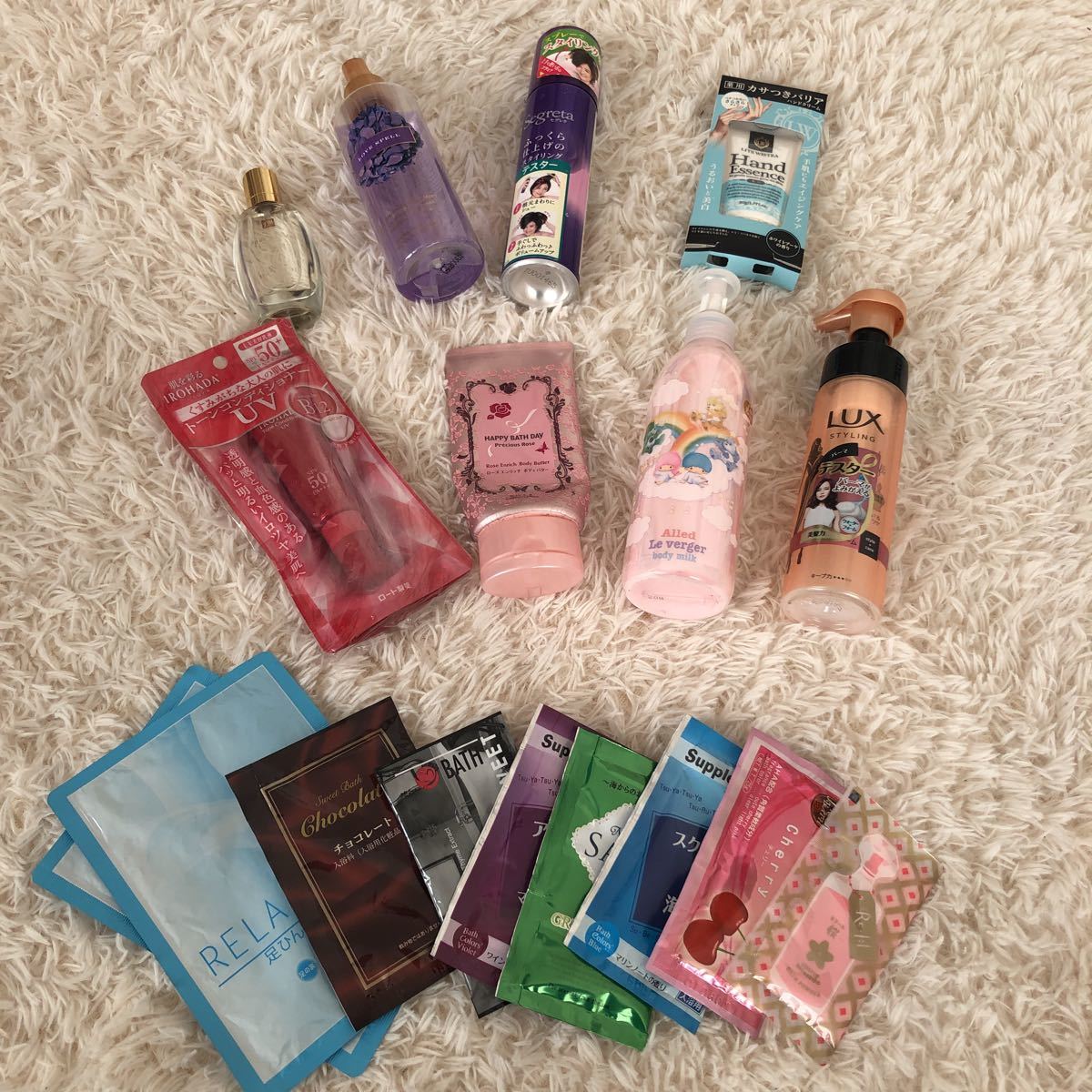  super-discount lucky bag new goods used equipped hair care treatment body care groundwork hand cream perfume body cream color . set 