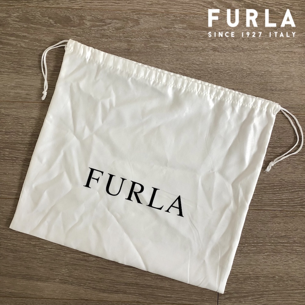 【希少 美品】FURLA（フルラ）クラッチバッグ 白 USED （布袋付き）_画像9