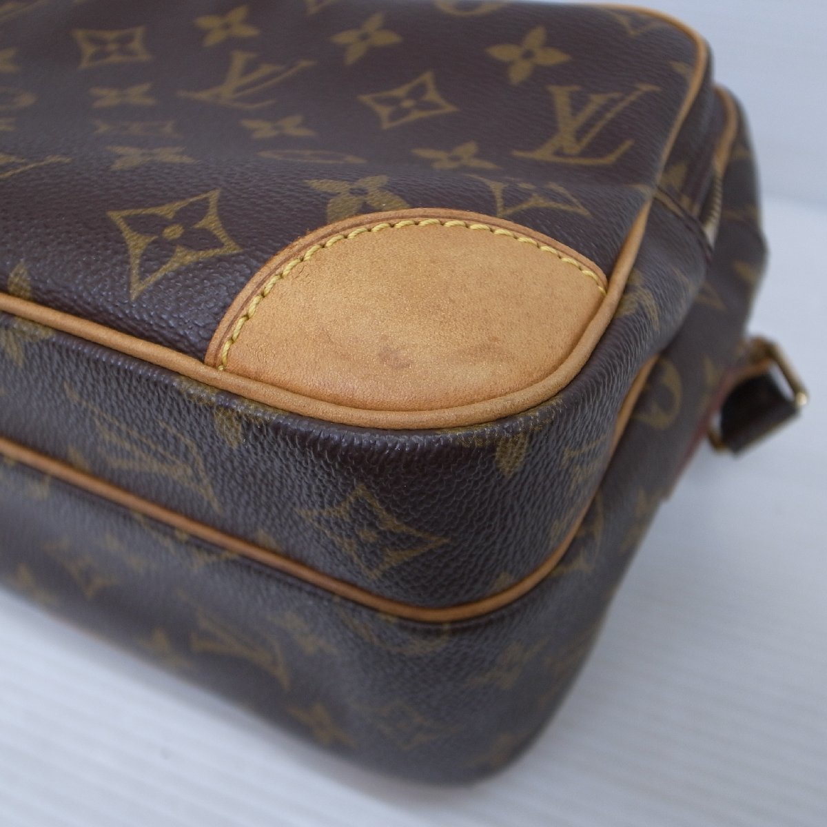 C180T 【本物保証】 ルイヴィトン LOUIS VUITTON モノグラム ナイル M45244 斜め掛け ショルダーバッグ_画像6