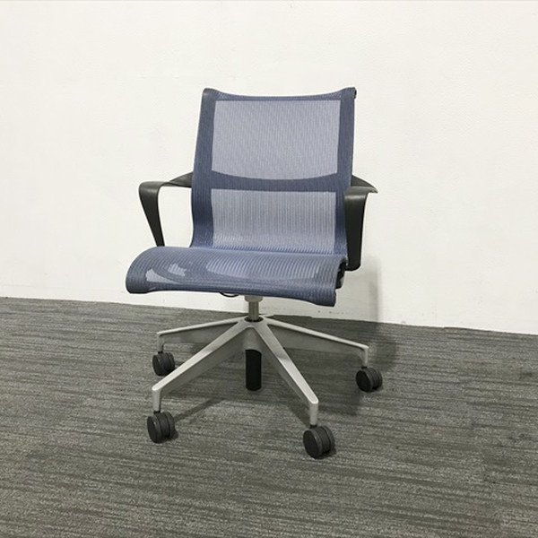 セトゥー HermanMiller ハーマンミラー オフィスチェア 肘付き 中古 IO-861819Bの画像1