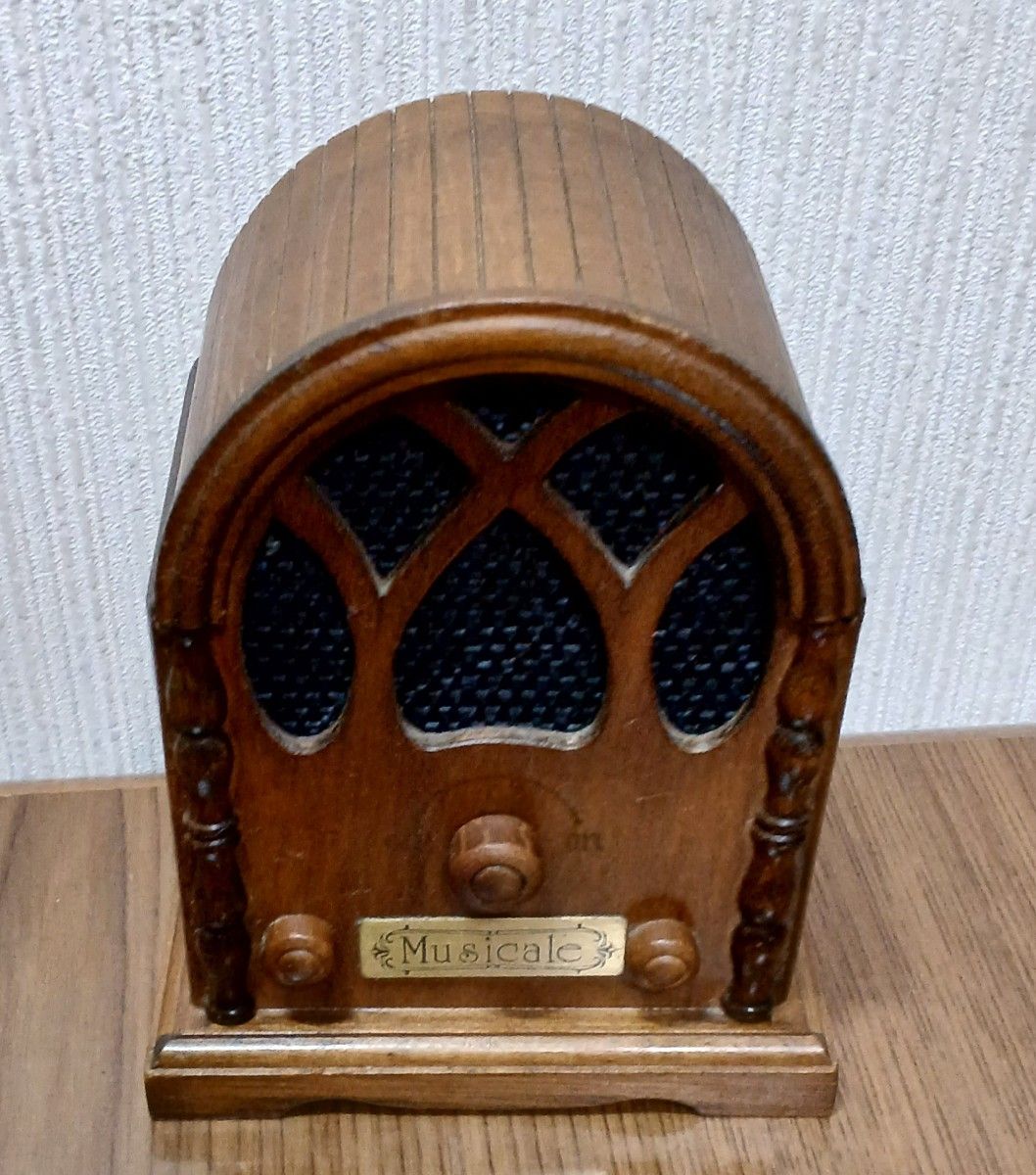 レトロ 昭和ラジオ型 オルゴール SANKYO 木製 アンティーク レトロ 昭和ラジオ型 オルゴール SANKYO 木製 アンティーク