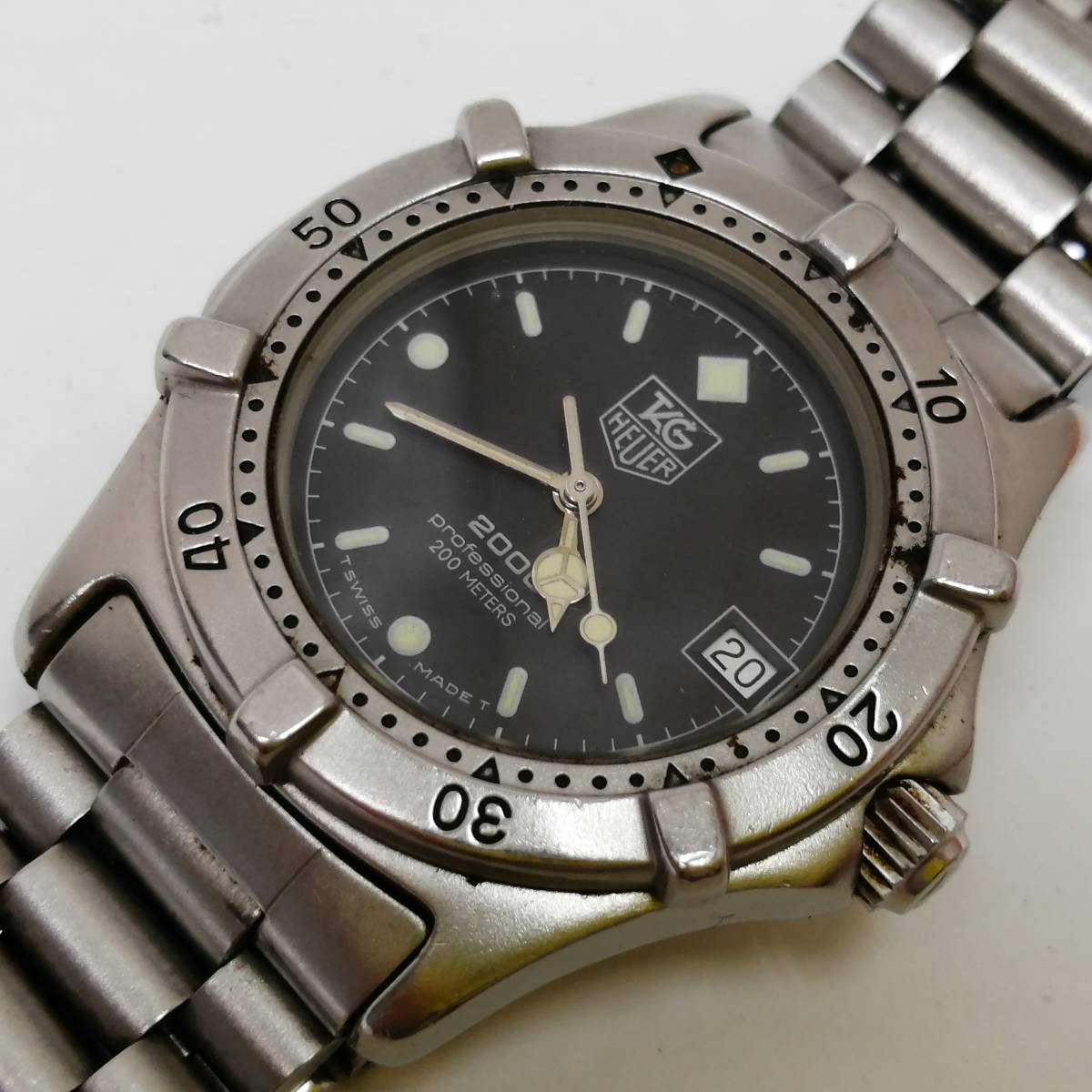 ○T23122226　TAG HEUER/タグホイヤー　2000 PROFESSIONAL　プロフェッショナル　黒色文字盤　クオーツ　腕時計　動作中_画像3