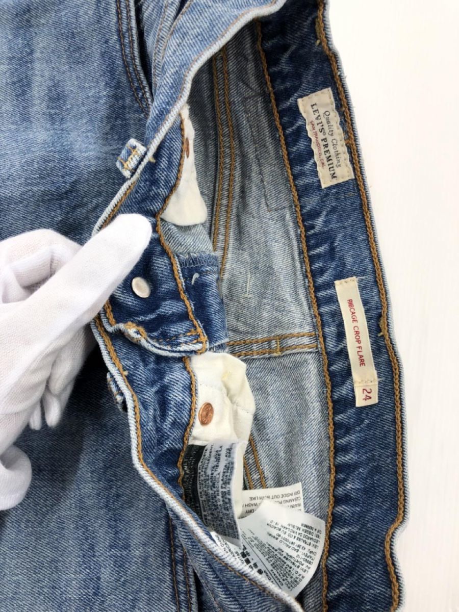 LEVI'S リーバイス クロップフレア デニムパンツ size24/青 ■■ ☆ dlb8 レディース_画像4